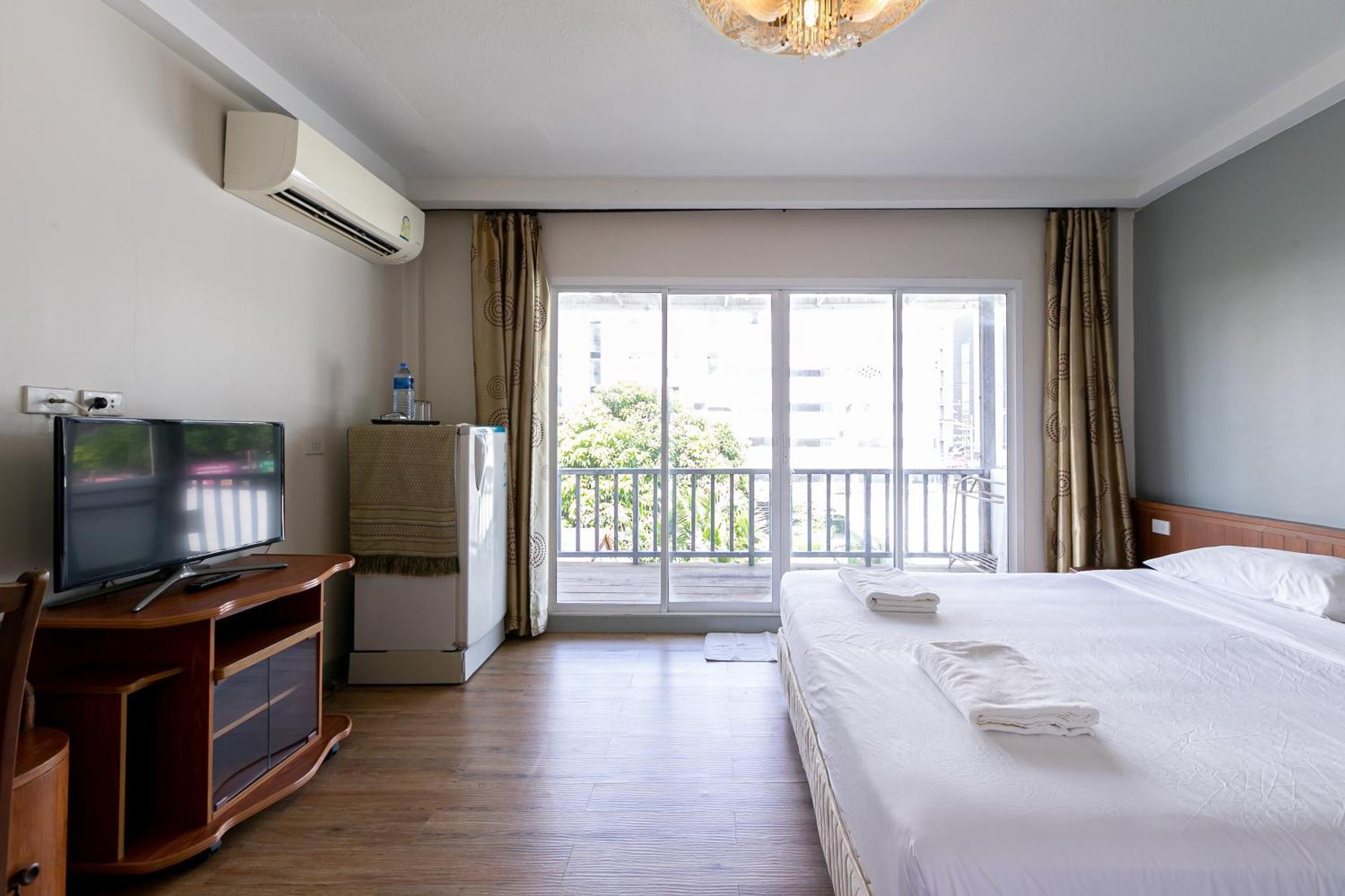 Hotel Wong Amat House à Pattaya Extérieur photo